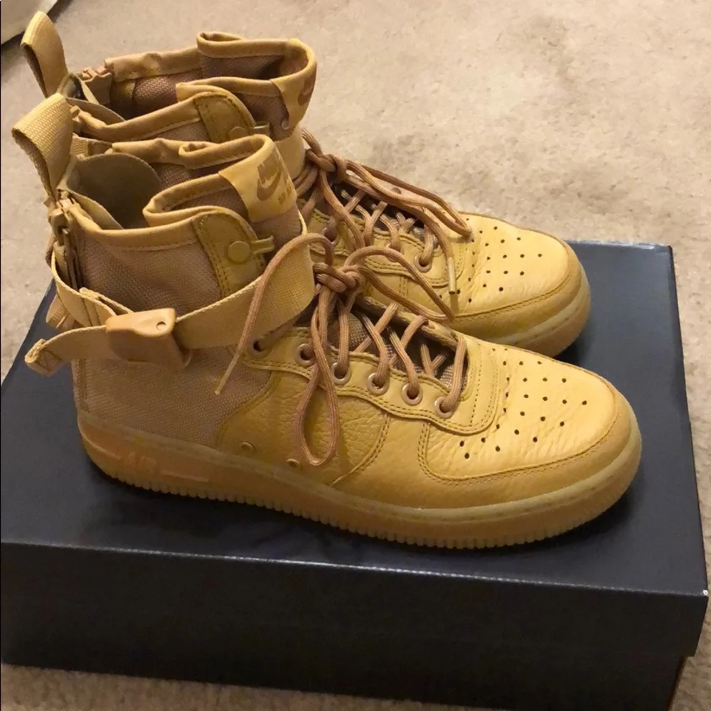 Nike high top